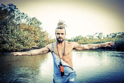 Xavier Rudd Live Concert: A Fusion of Indigenous Spirit and Musical Brilliance!